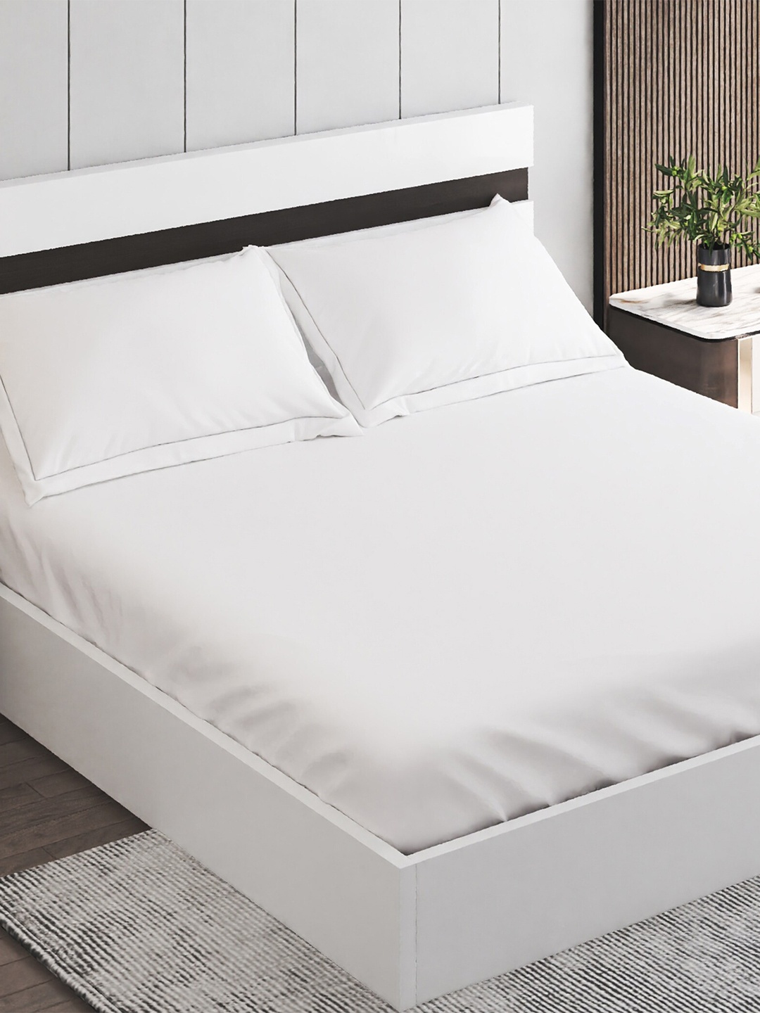 

Home Centre White 500 TC Cotton King Bedsheet With 2 Pillow Covers