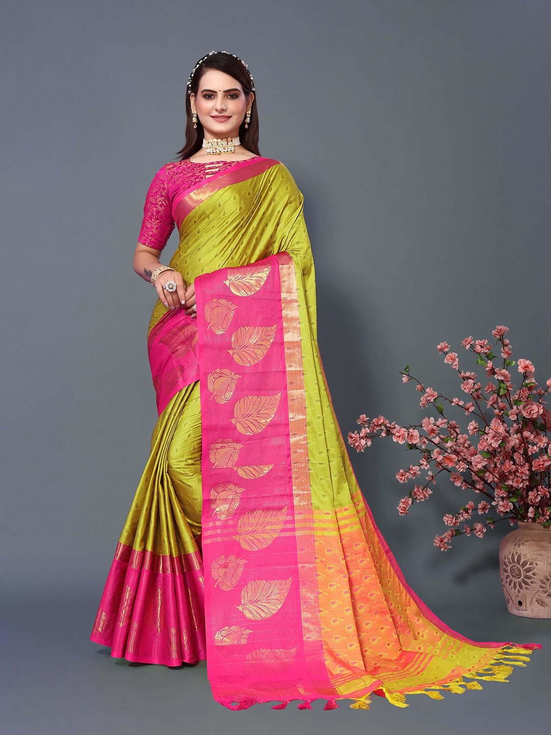

Mitera Ethnic Motif Woven Design Zari Silk Cotton Banarasi Saree, Green