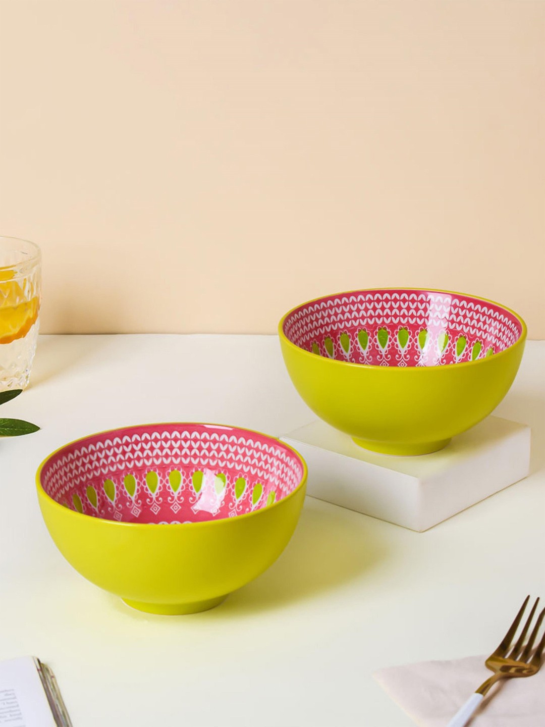 

Nestasia Green & Pink 2 Pieces Ethnic Motifs Printed Ceramic Glossy Bowls 400ml Each