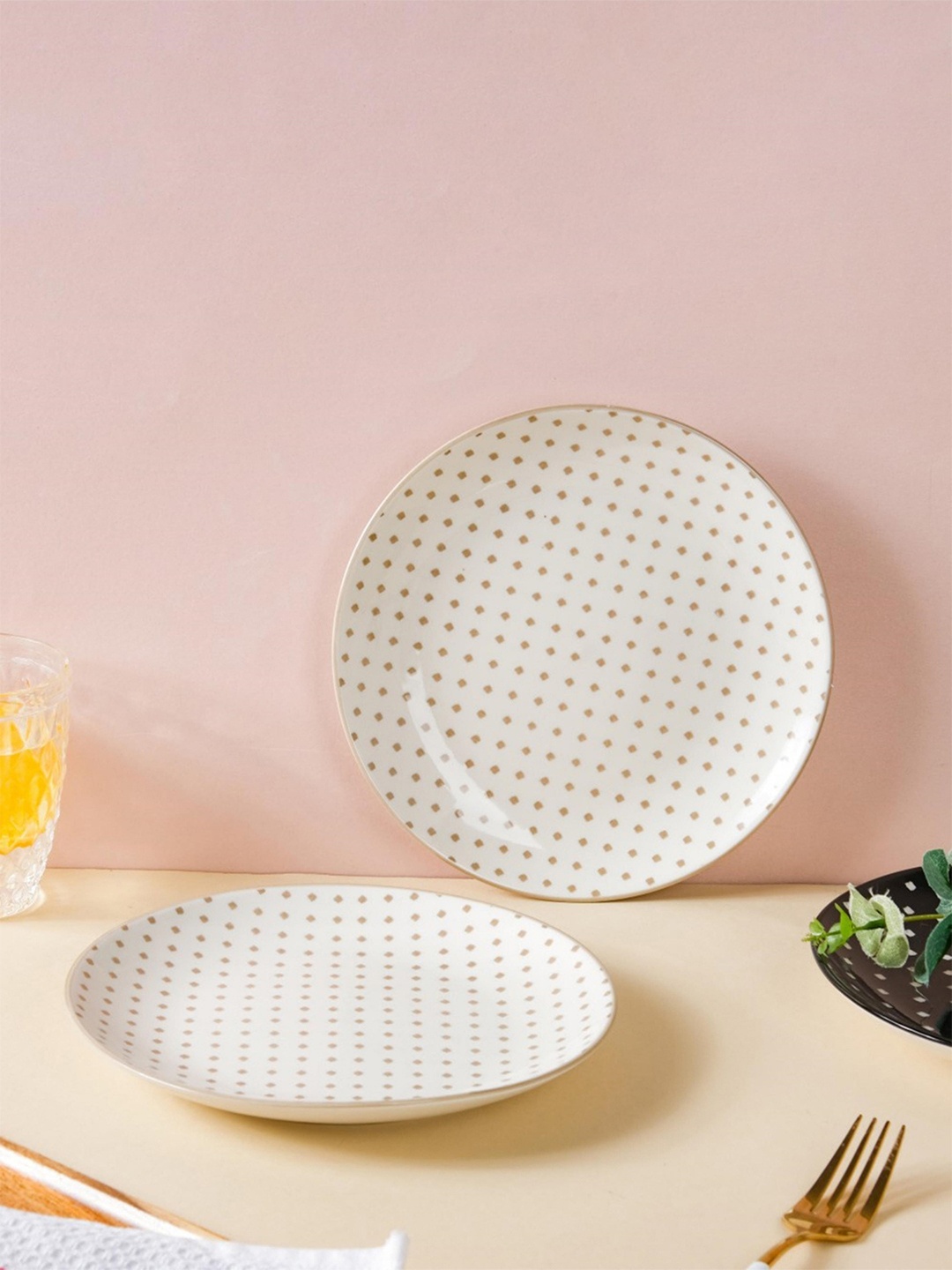 

Nestasia White and Brown 2 Pieces Printed Ceramic Glossy Plates