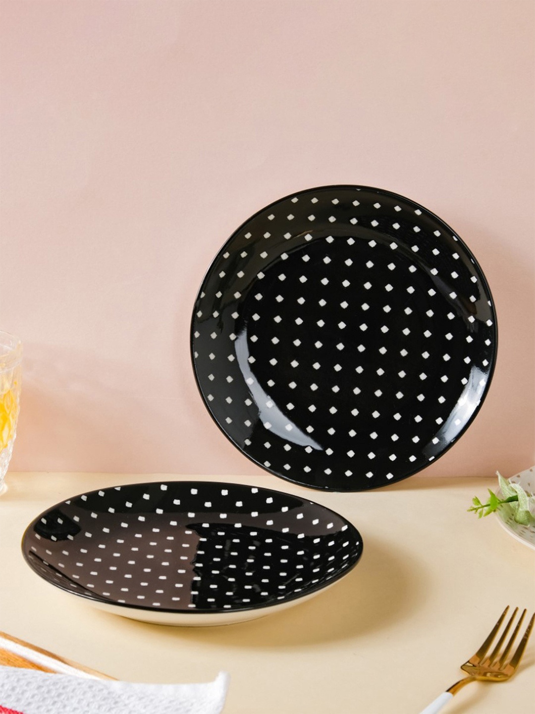 

Nestasia Black & White 2 Pieces Printed Ceramic Glossy Snack Plates
