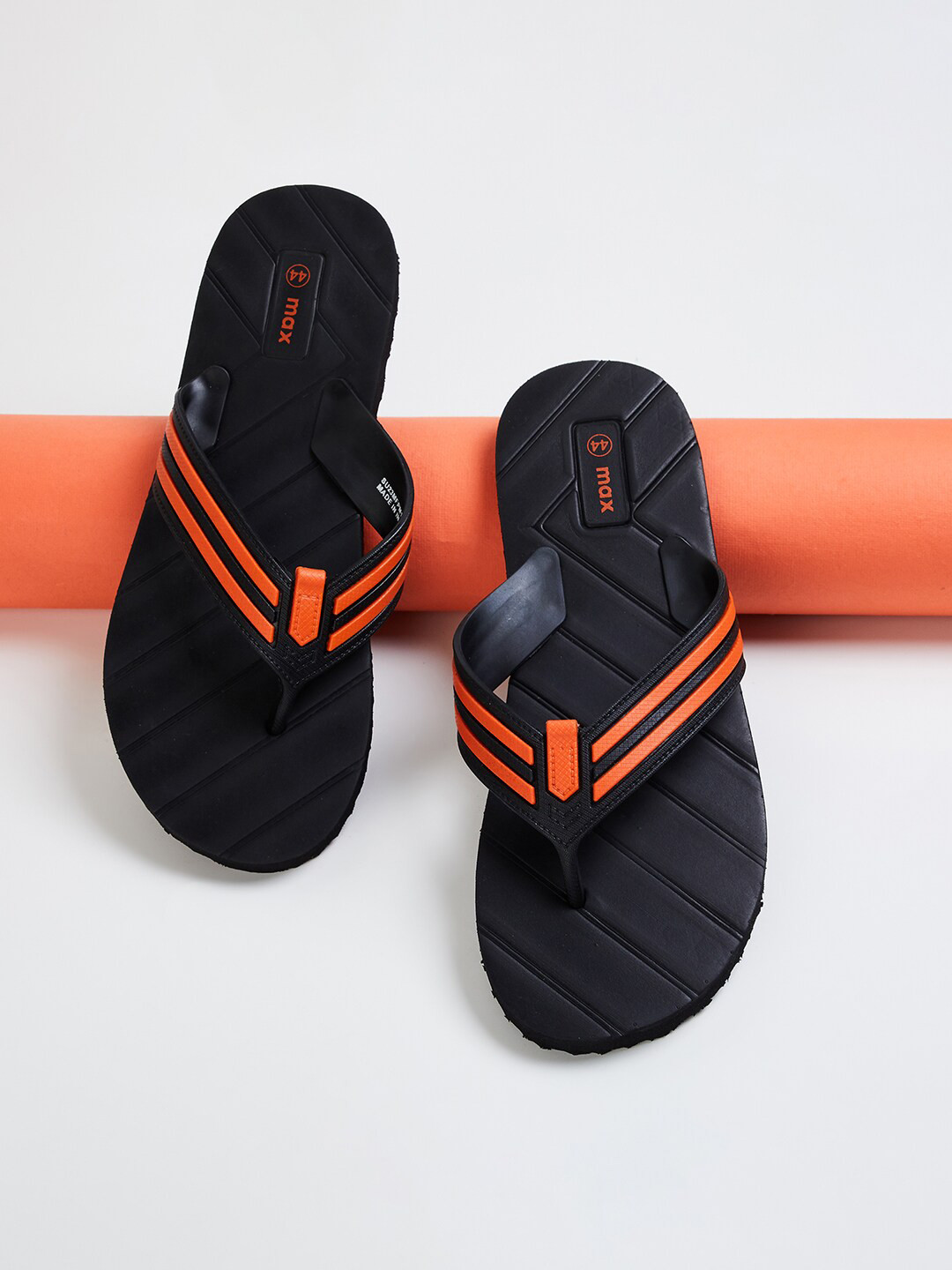 

max Men Striped Thong Flip-Flops, Black