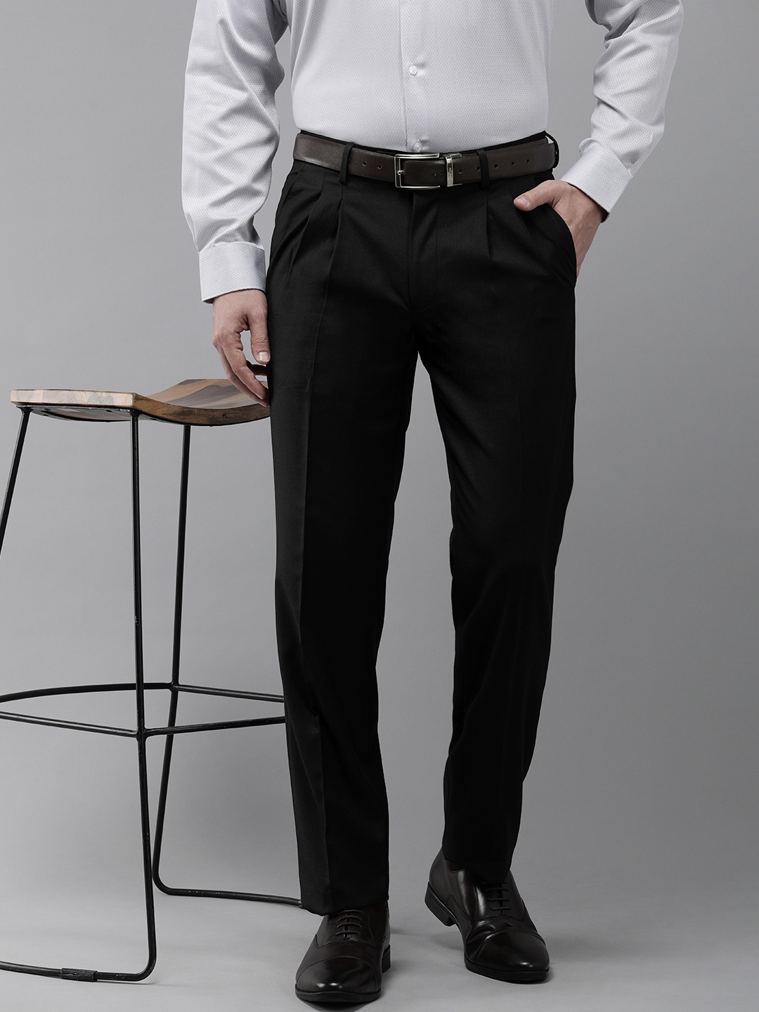 

Van Heusen Men Textured Custom Fit Pleated Formal Trousers, Black