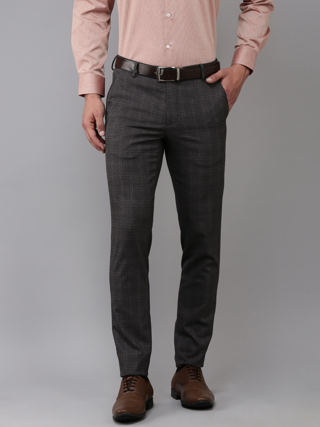 

Van Heusen Men Checked Slim Fit Trousers, Black