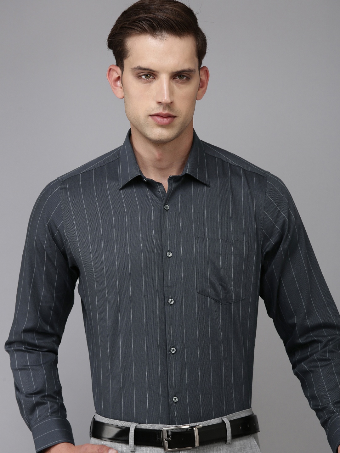 

Van Heusen Custom Fit Opaque Pure Cotton Striped Formal Shirt, Navy blue