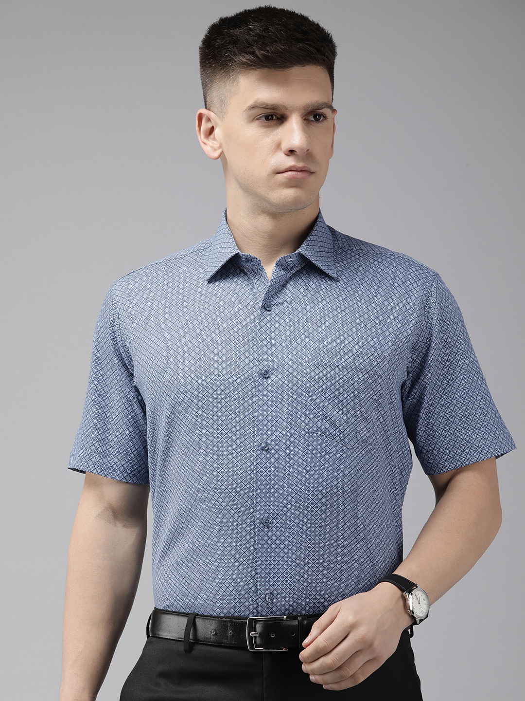 

Van Heusen Pure cotton Custom Fit Floral Printed Formal Shirt, Navy blue