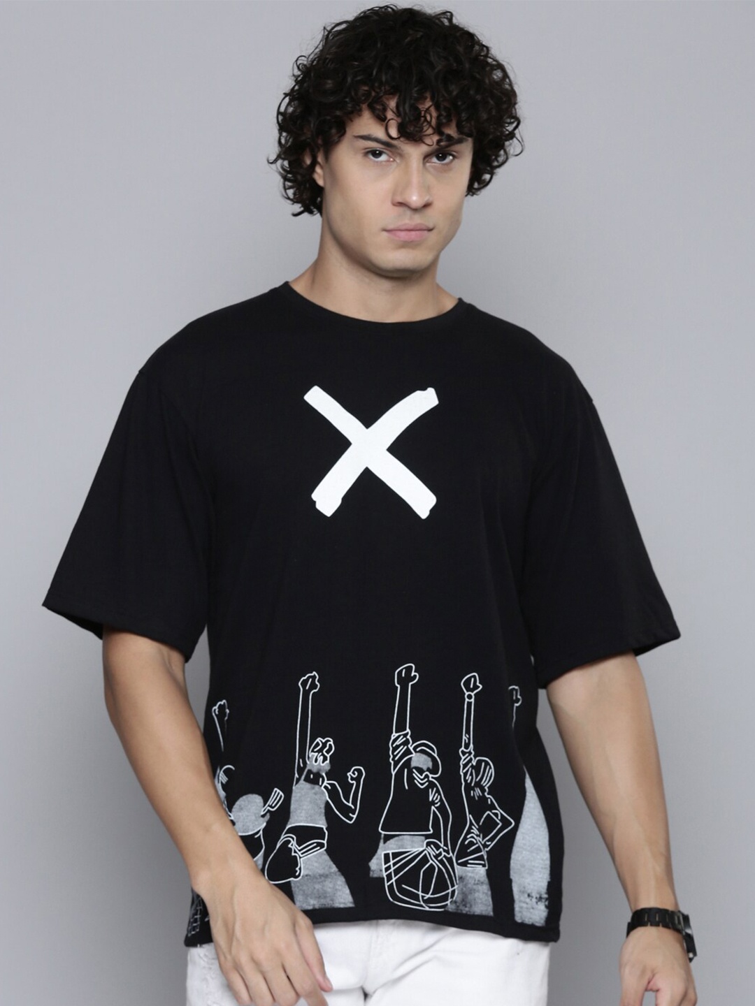 

SMARTEES Men Printed Oversized Monochrome Cotton T-shirt, Black