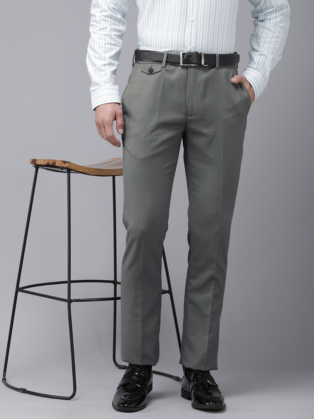 

V Dot Men Textured Skinny Fit Formal Trousers, Grey