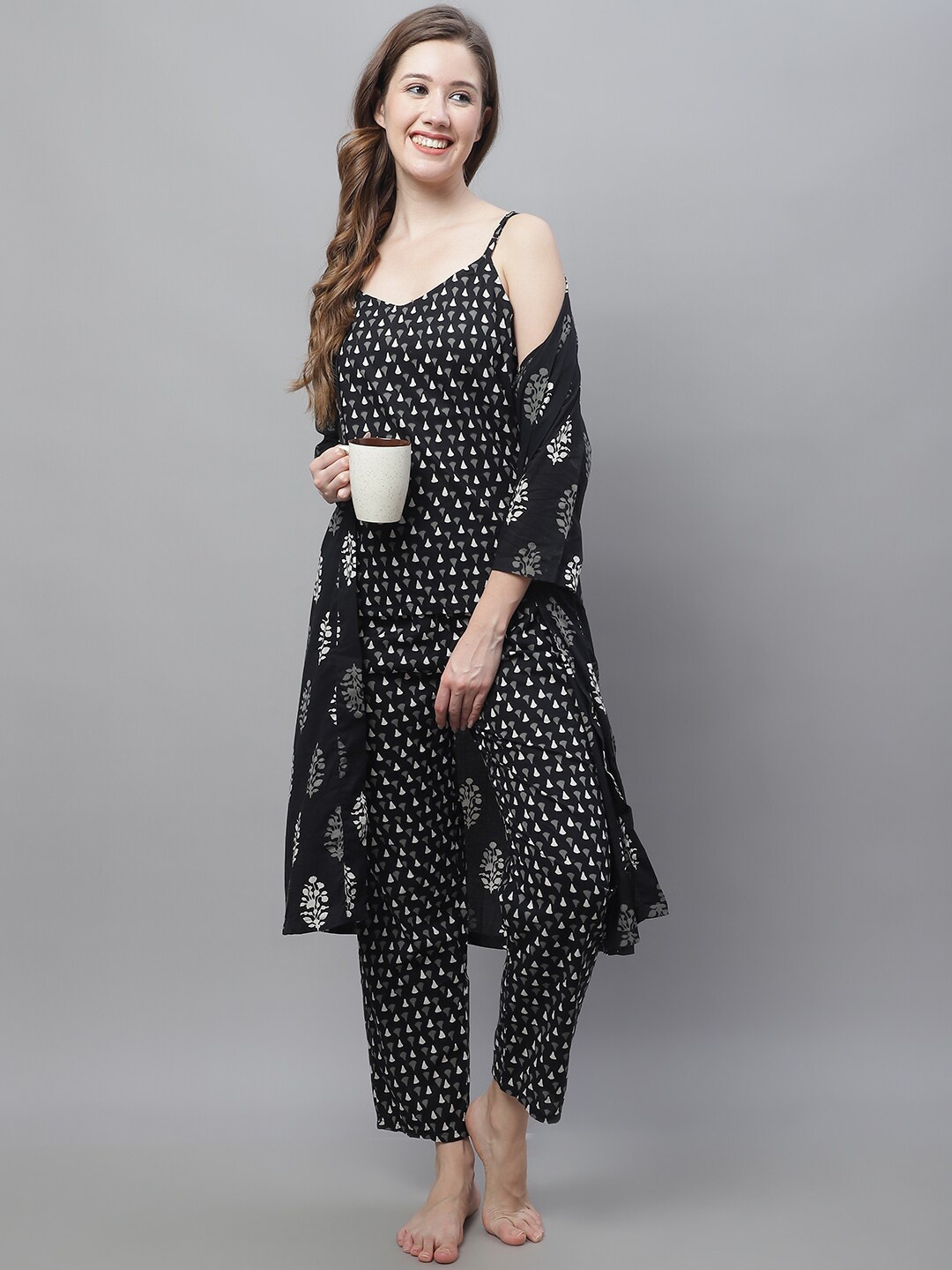 

TAG 7 Women Ethnic Motifs Printed Top Pyjamas with Shrug, Black