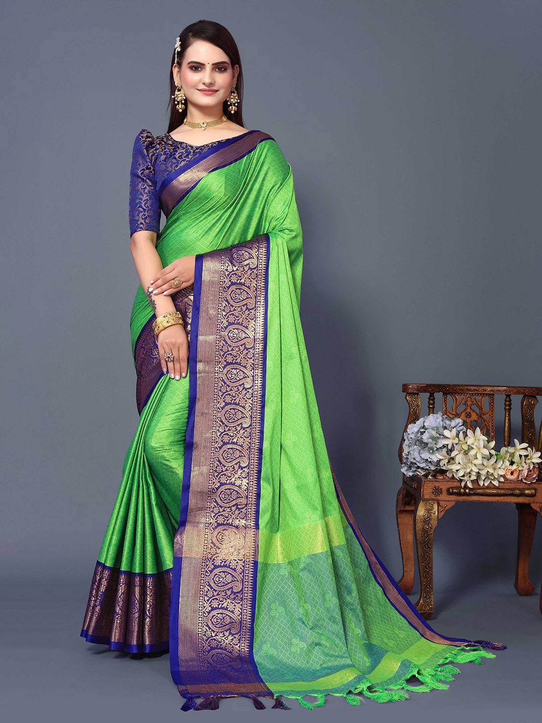 

Mitera Ethnic Motif Woven Design Zari Silk Cotton Banarasi Saree, Green