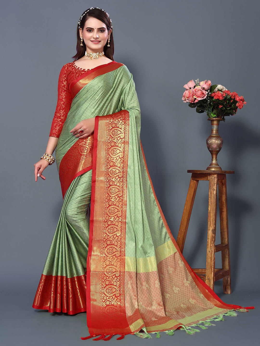 

Mitera Ethnic Motifs Woven Design Zari Silk Cotton Banarasi Saree, Green