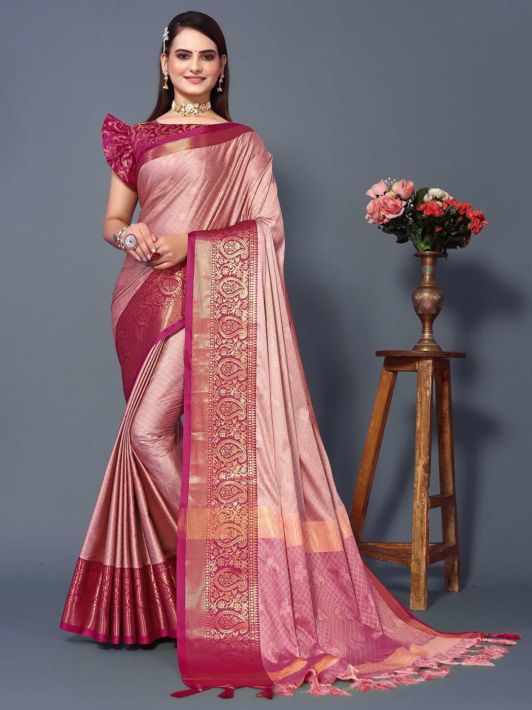 

Mitera PPaisley Woven Design Zari Silk Cotton Banarasi Saree, Peach