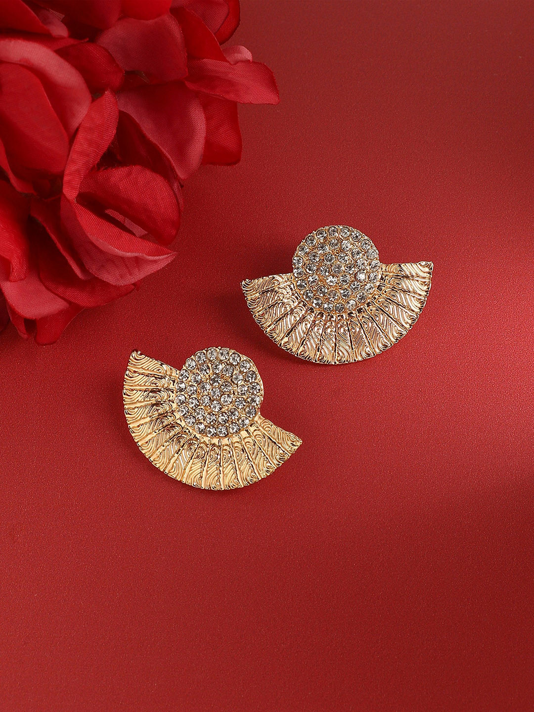 

SOHI Gold-Plated Contemporary Drop Earrings