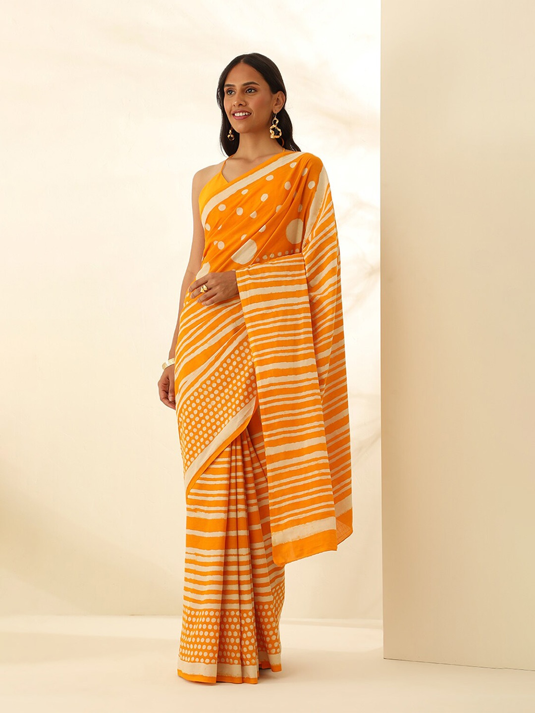

Taneira Pure Cotton Striped Saree, Yellow