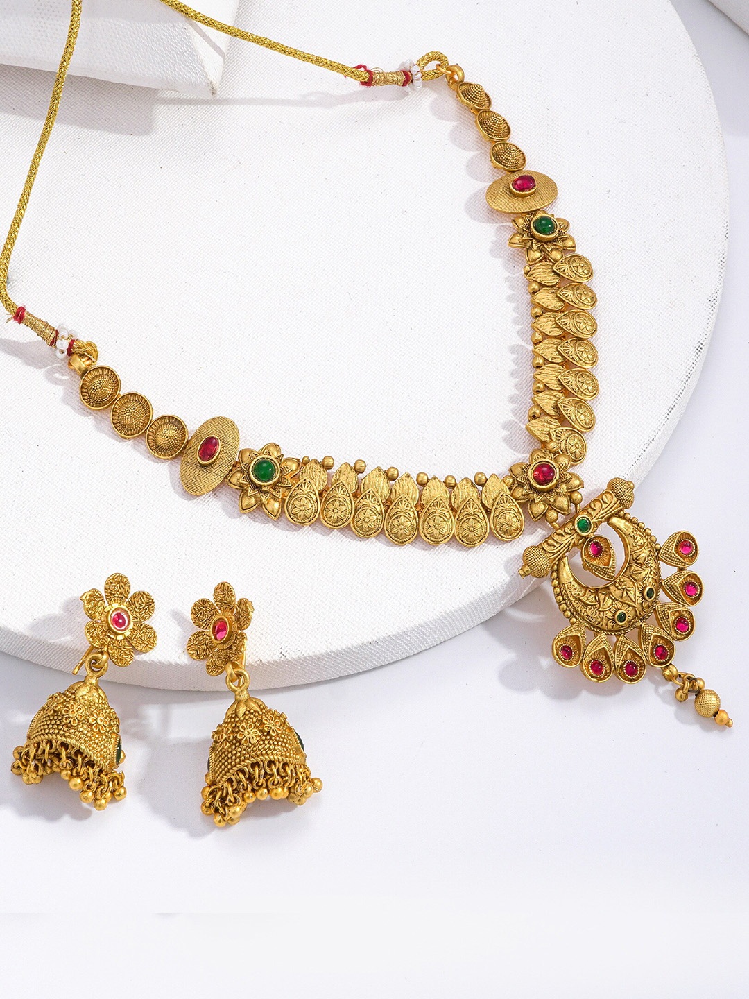 

LAFORWORD Gold-Plated Stone-Studded & Beaded Necklace And Earrings