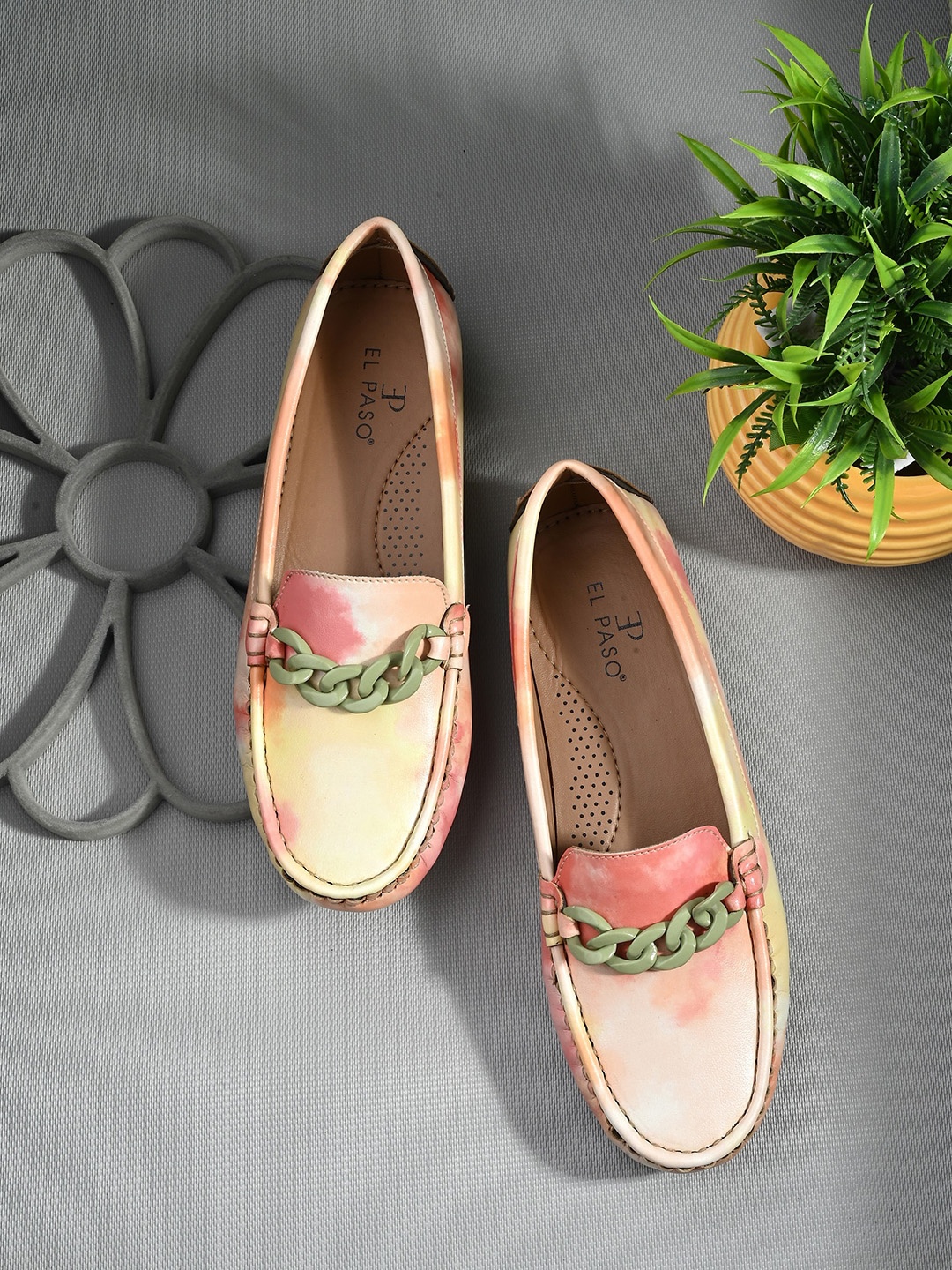 

El Paso Women Printed Lightweight Loafers, Yellow