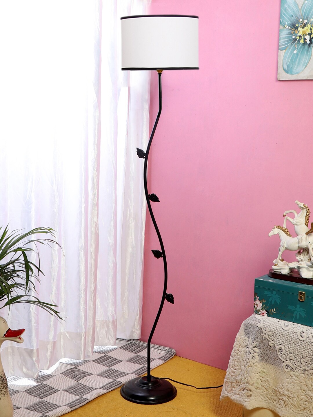 

Devansh White & Black Textured Floor Lamp