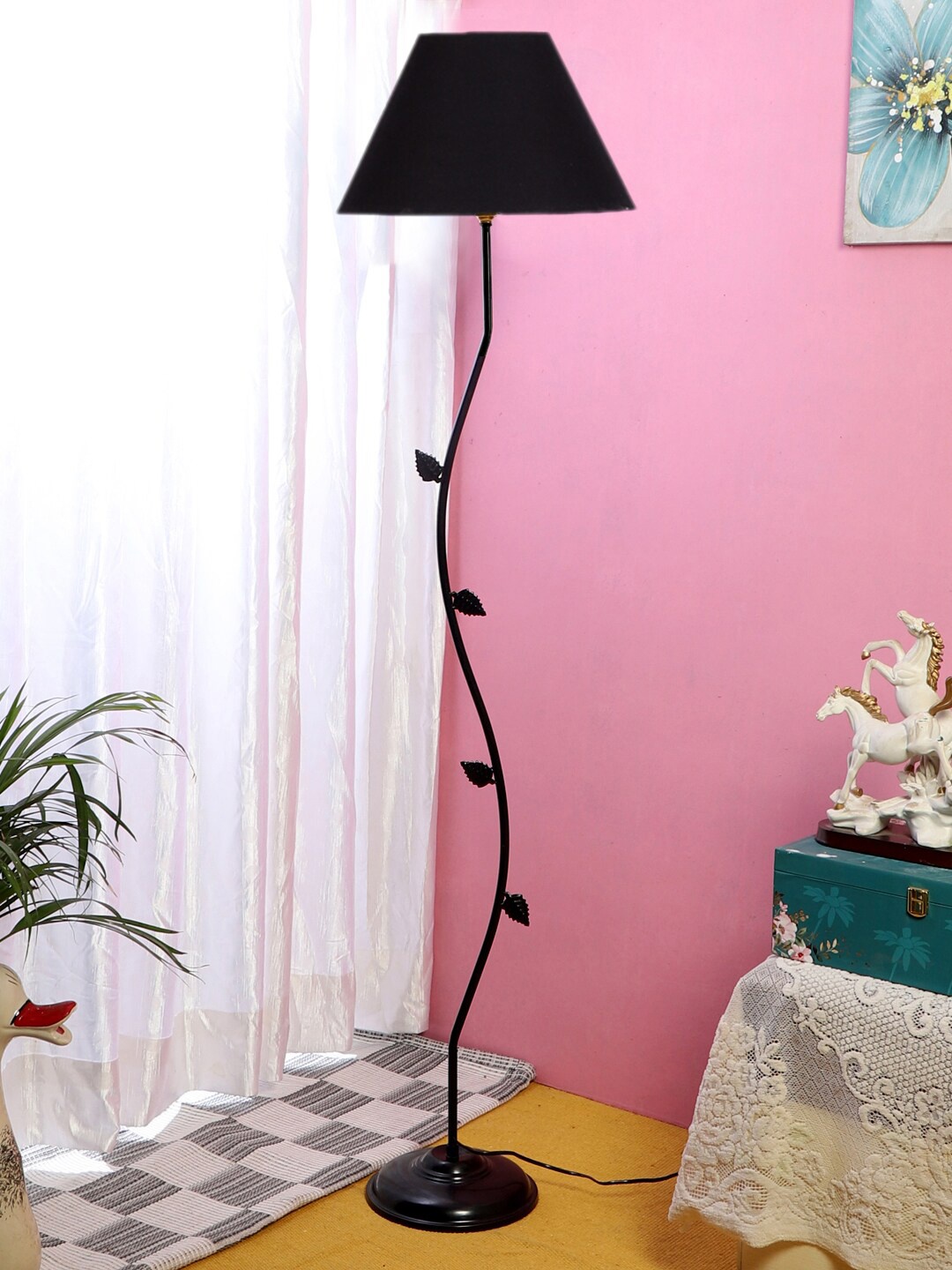 

Devansh Black Textured Floor Lamp