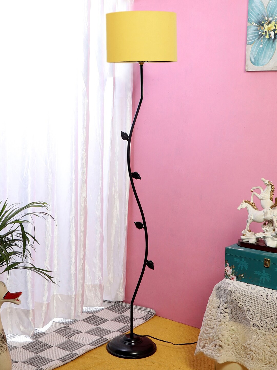 

Devansh Yellow & Black Textured Floor Lamp