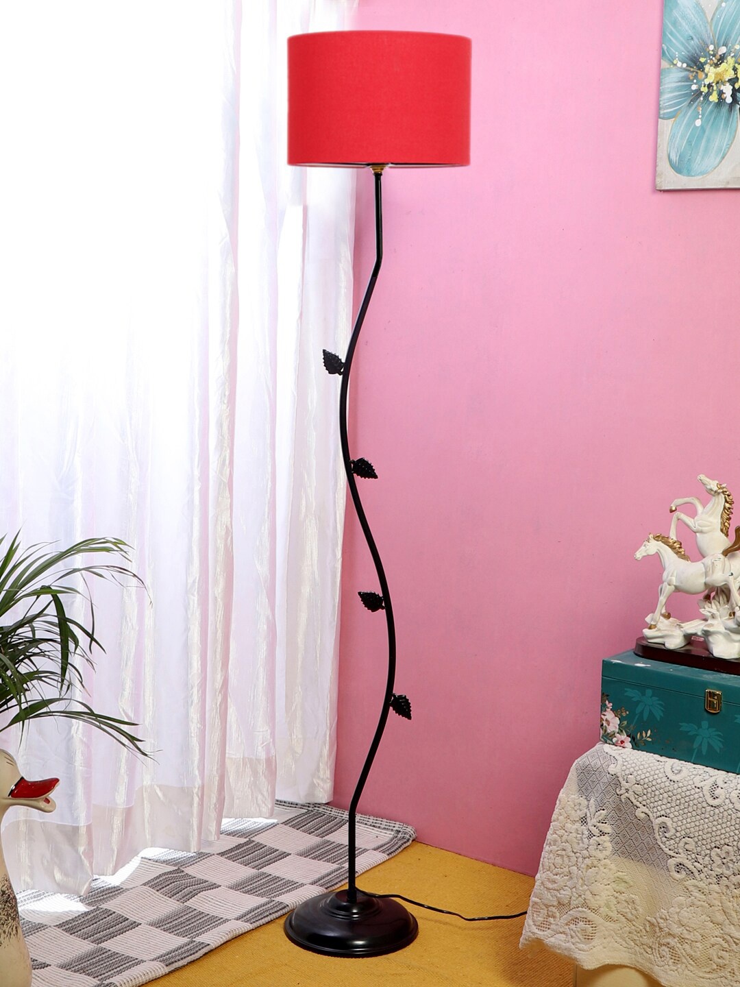 

Devansh Red & Black Textured Floor Lamp