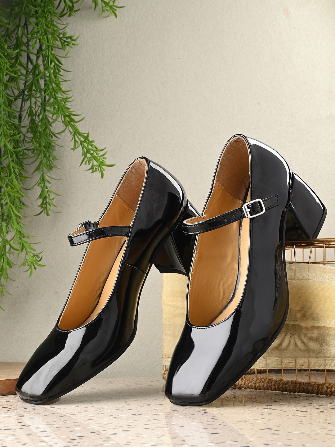 

El Paso Square Toe Block Heel Pumps, Black