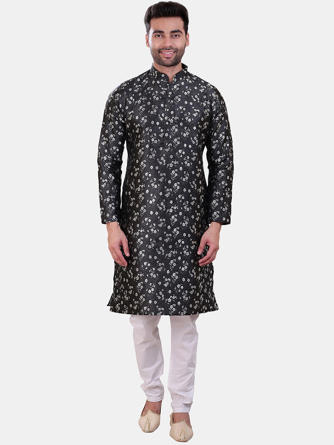 

Avaeta Floral Printed Mandarin Collar Kurta with Pyjamas, Black