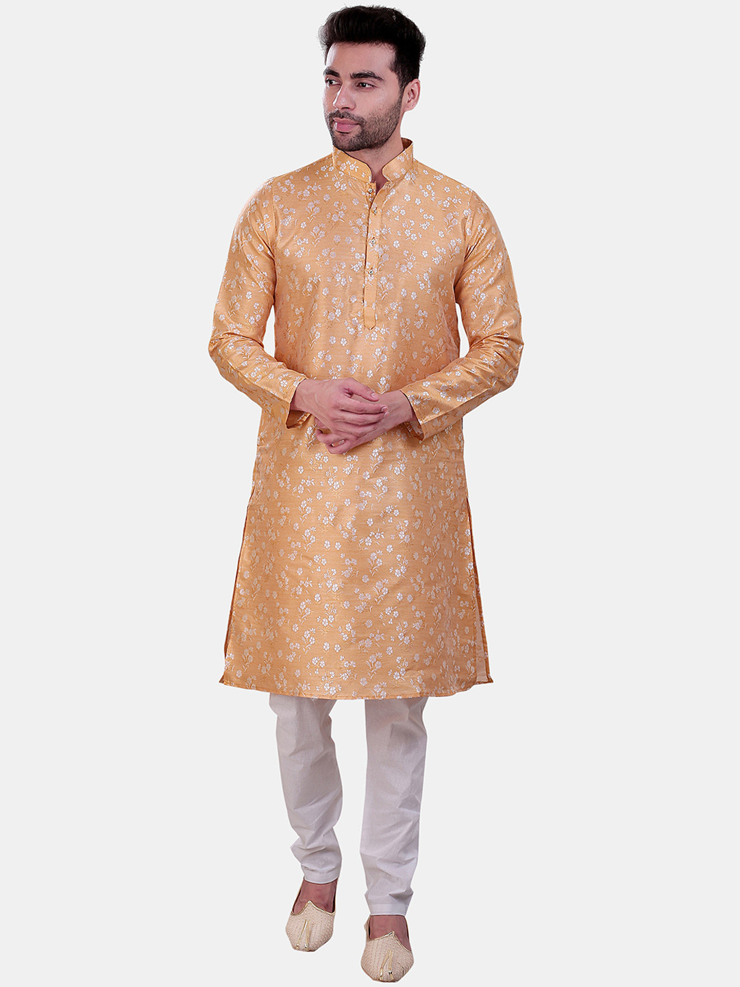 

Avaeta Floral Woven Design Regular Kurta With Pyjamas, Peach