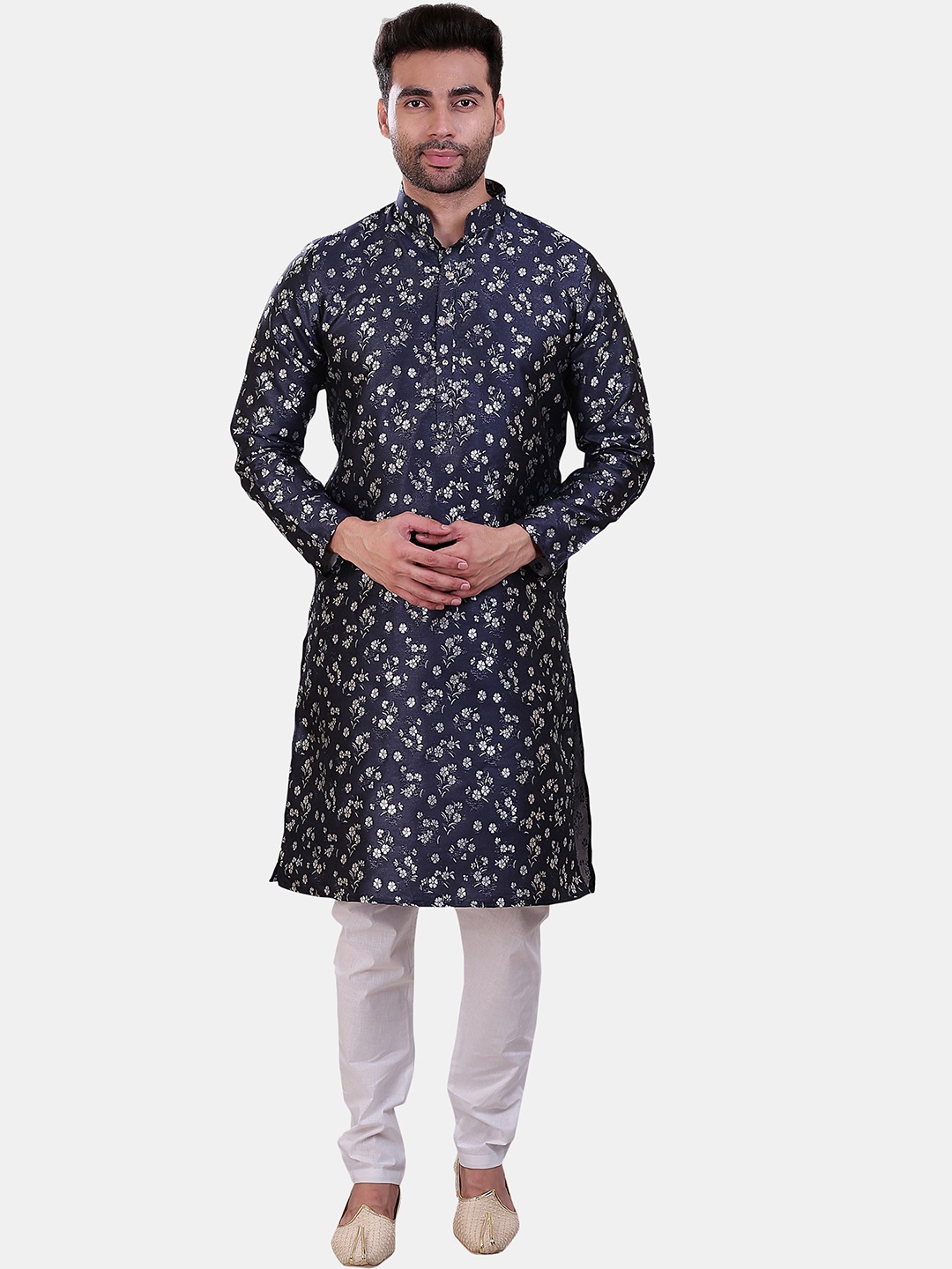 

Avaeta Floral Printed Mandarin Collar Kurta With Pyjamas, Navy blue
