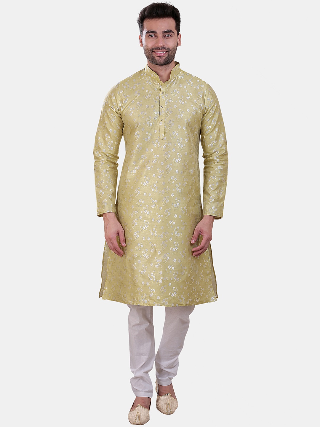 

Avaeta Floral Printed Mandarin Collar Straight Kurta With Pyjamas, Green