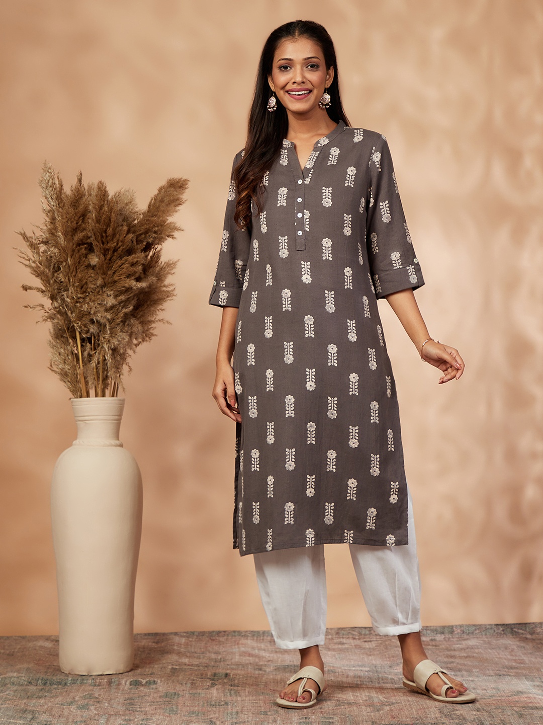 

IMARA Ethnic Motifs Printed Mandarin Collar Roll-Up Sleeves Cotton Kurta, Grey