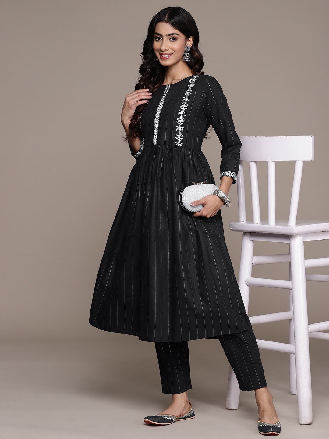 

Ishin Striped Pleated Thread Work Kurta with Trousers, Navy blue