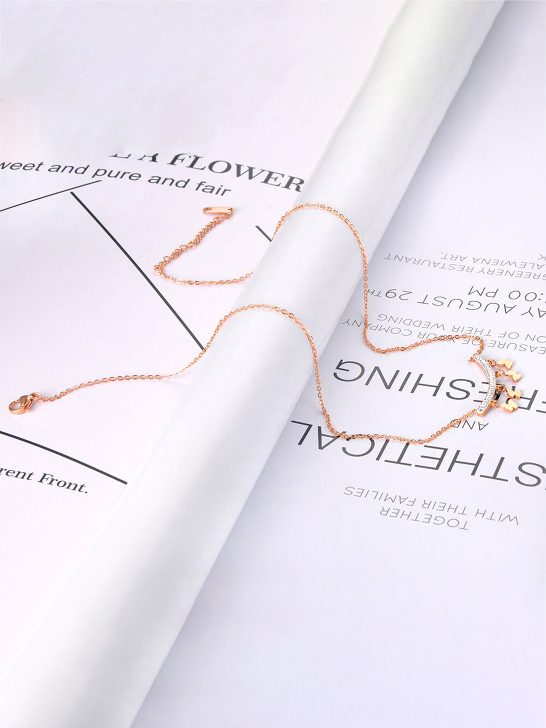 

EL REGALO Butterfly Shaped Minimal Chain, Rose gold