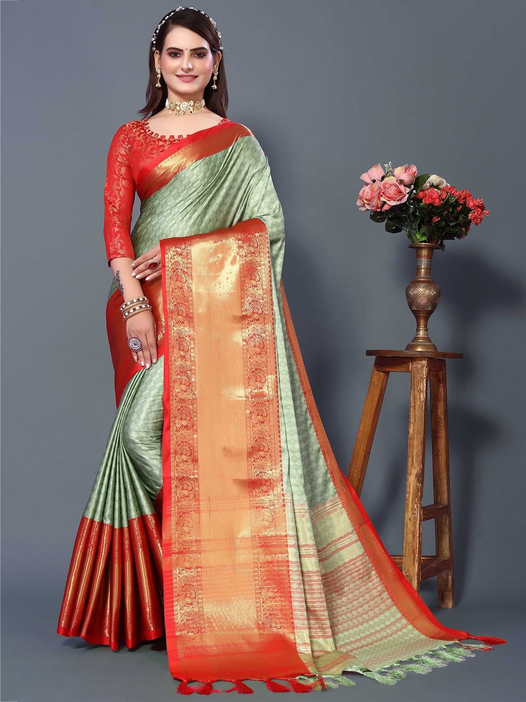 

Mitera Ethnic Motif Woven Design Zari Silk Cotton Banarasi Saree, Green