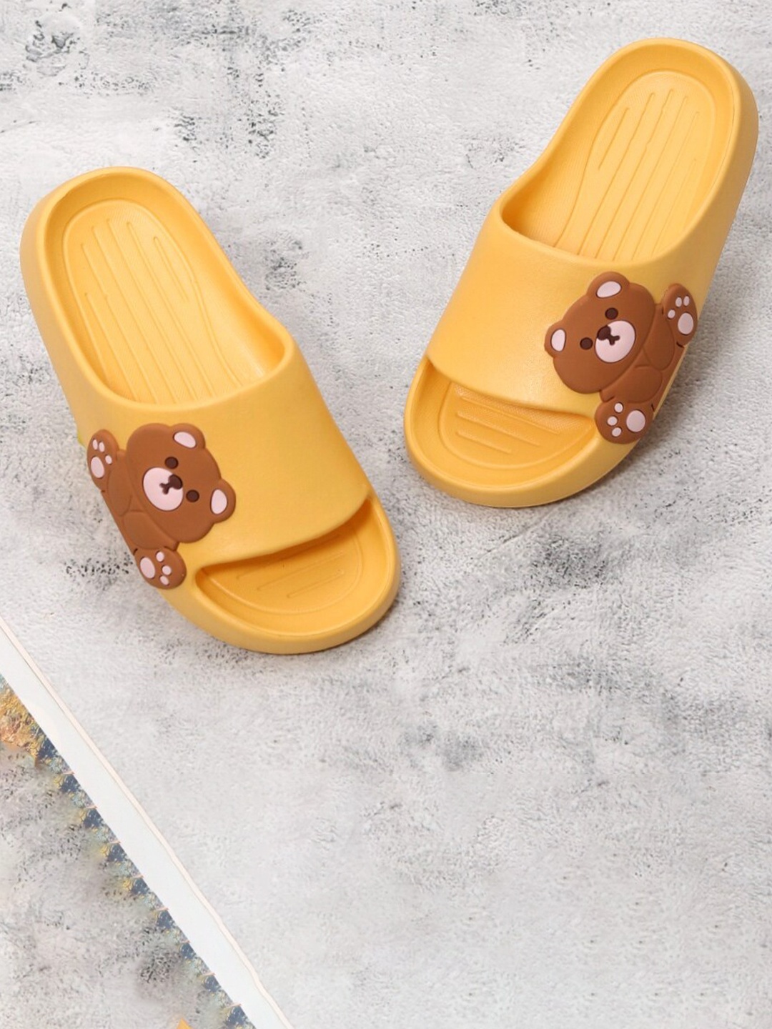 

Yellow Bee Girls Bear Detail Rubber Sliders