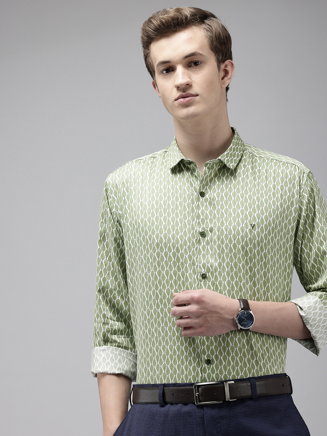 

V Dot Tropical Printed Slim Fit Opaque Formal Shirt, Green