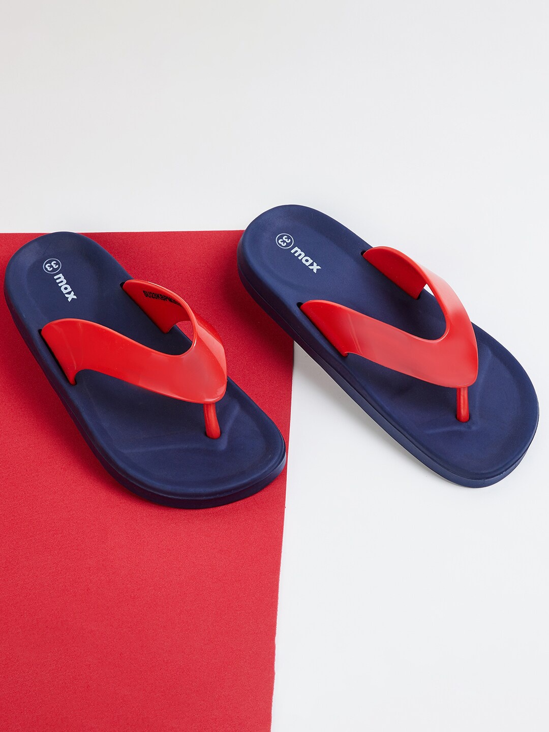 

max Boys Colourblocked Thong Flip-Flops, Navy blue