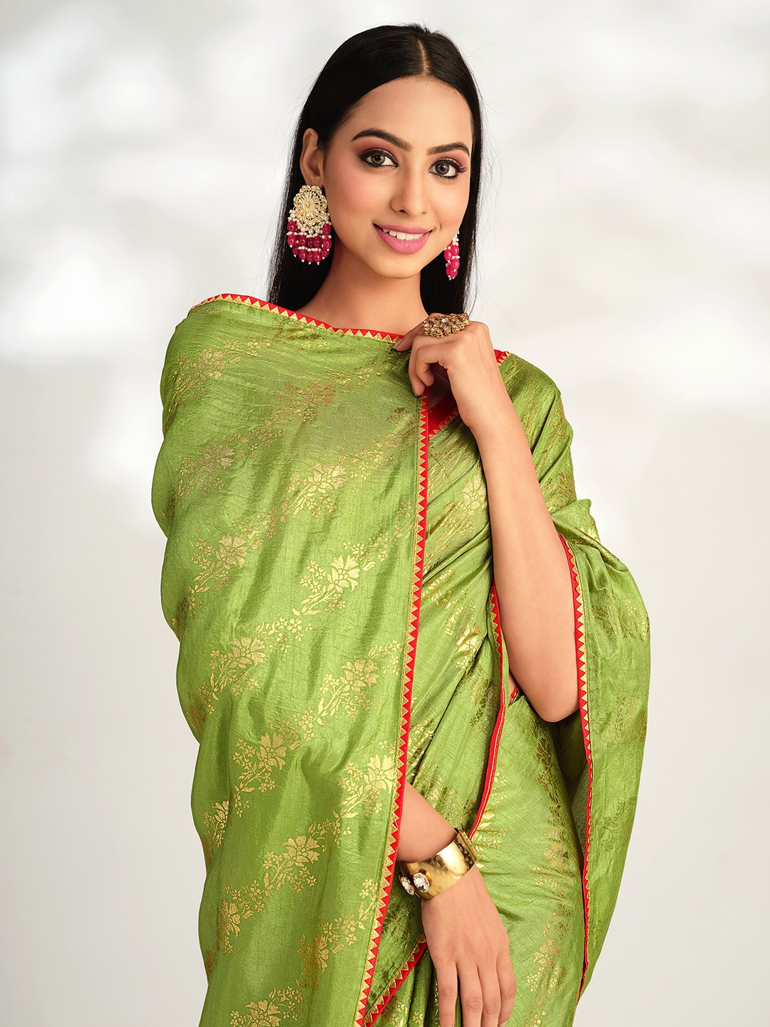 

Sangria Floral Woven Design Zari Saree, Green