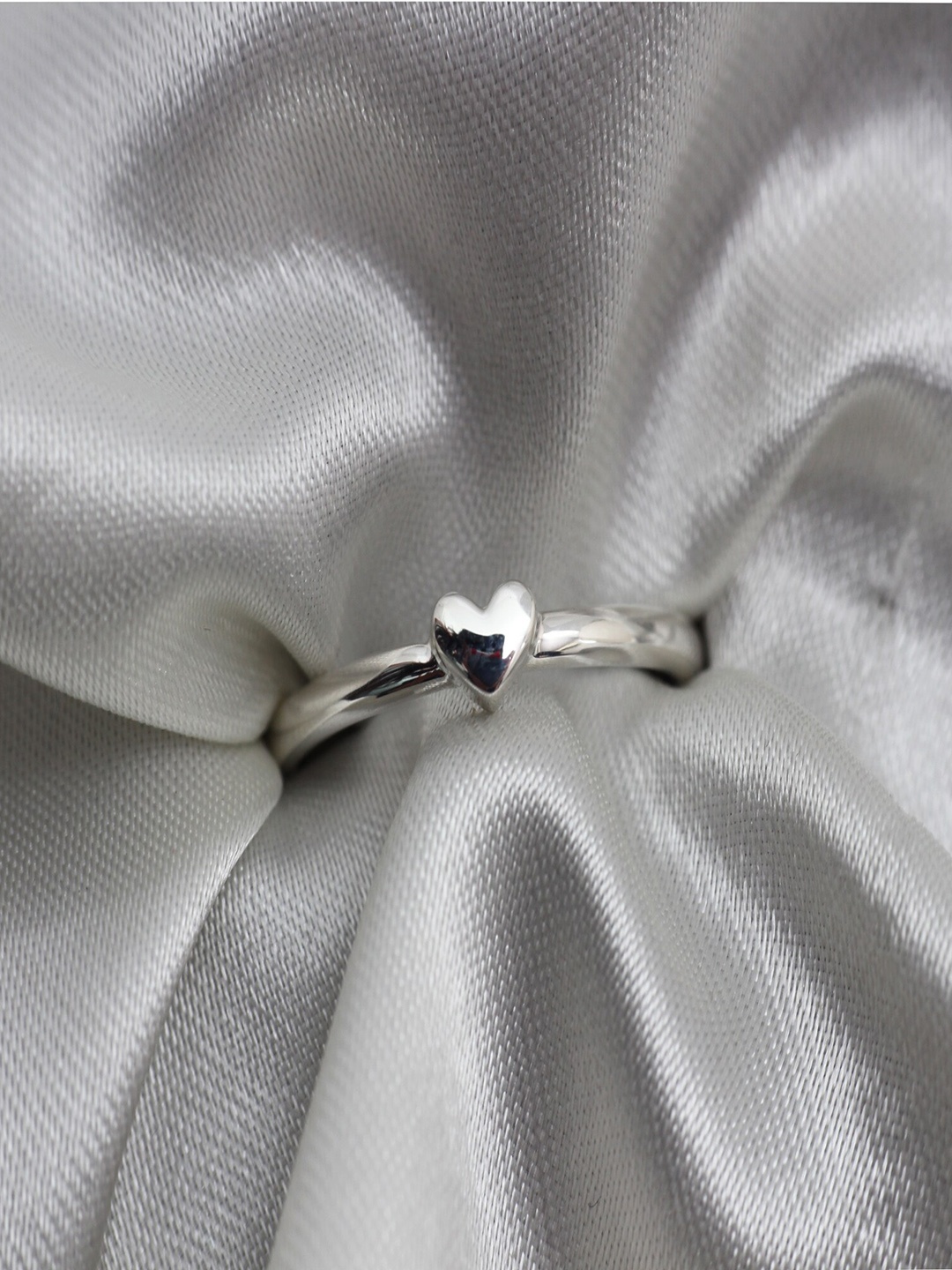 

HIFLYER JEWELS 92.5 Sterling Silver Heart-Shaped Finger Ring