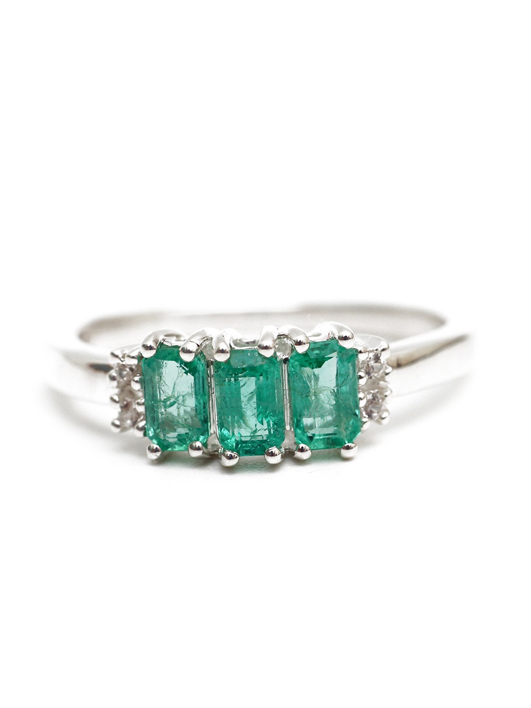 

HIFLYER JEWELS 92.5 Sterling Silver Emerald Finger Ring