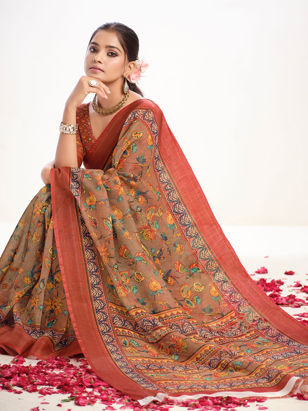 

Sangria Floral Printed Saree, Rust