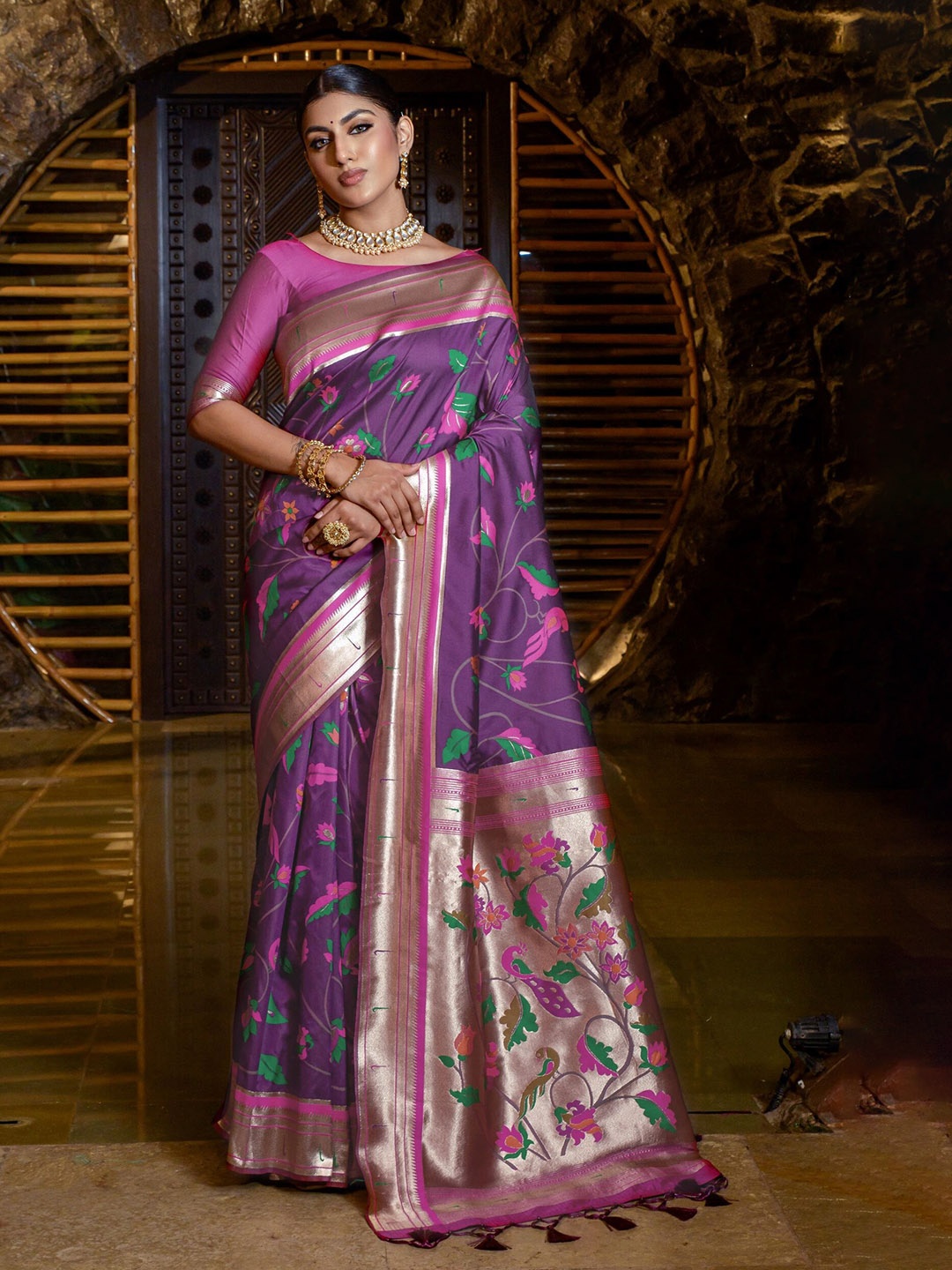 

Mitera Purple & Gold-Toned Floral Woven Design Zari Paithani Saree