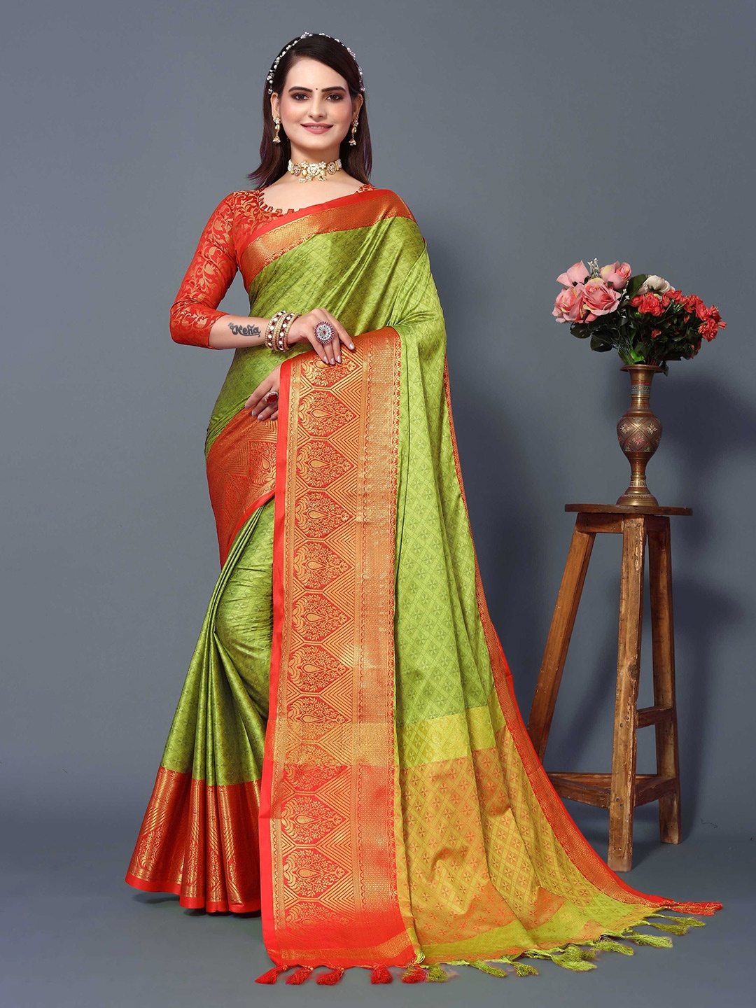 

Mitera Ethnic Motifs Woven Design Zari Silk Cotton Banarasi Saree, Green