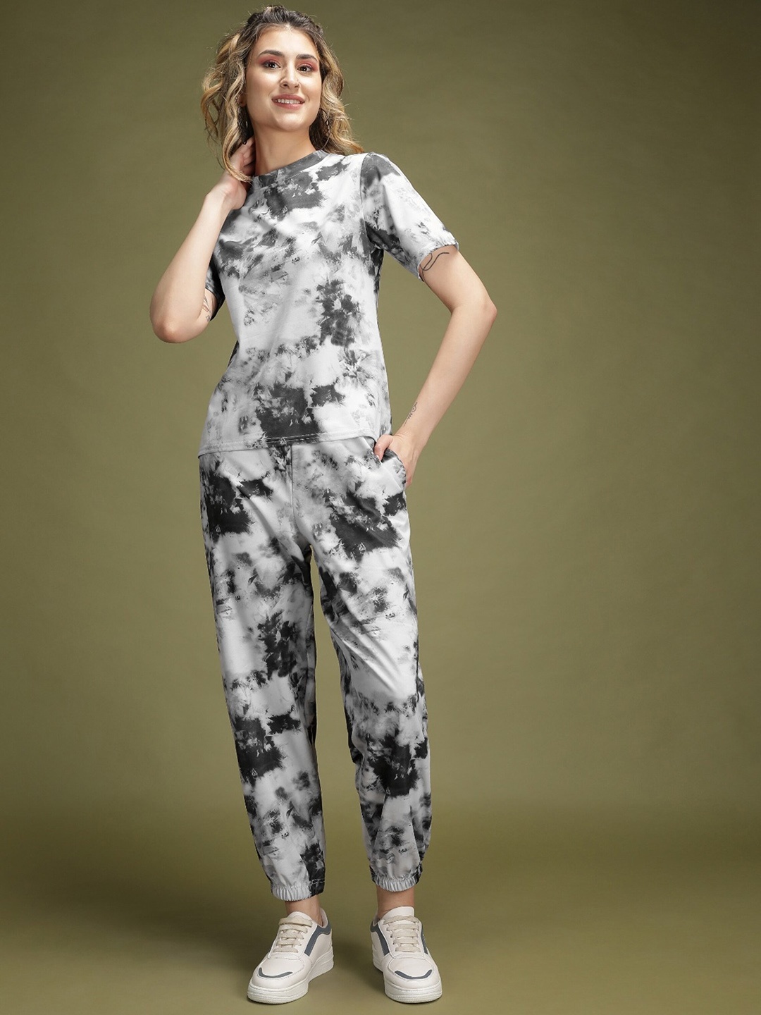 

UDBHAV TEXTILE Tie & Dye Lycra Cotton T-Shirt & Joggers Co-Ords, Black