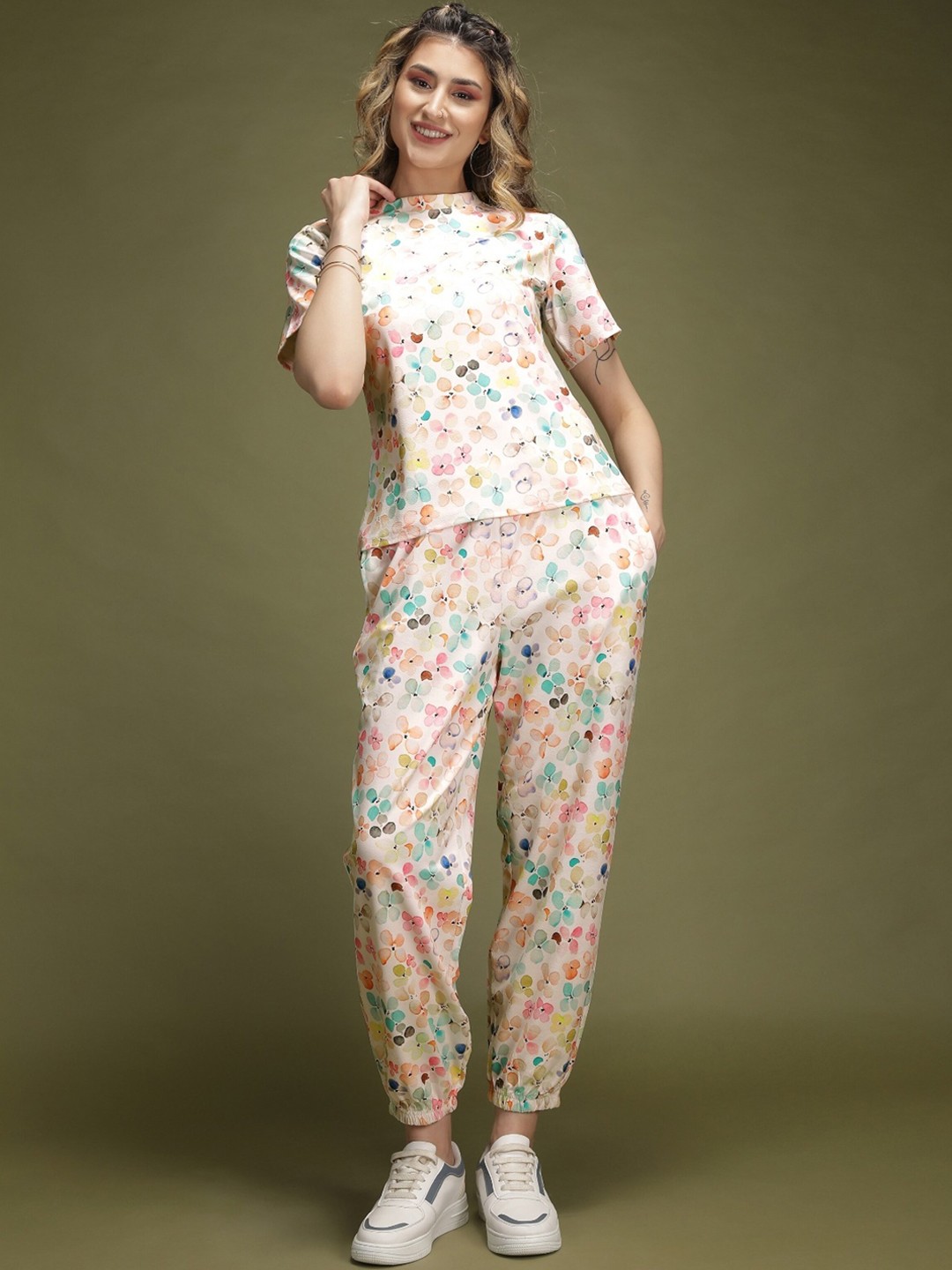 

UDBHAV TEXTILE Printed T-Shirt & Trousers Co-Ords, White