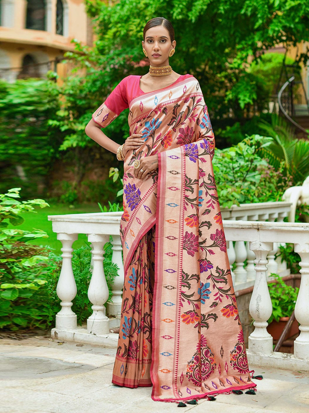 

Mitera Pink & Green Floral Woven Design Zari Paithani Saree