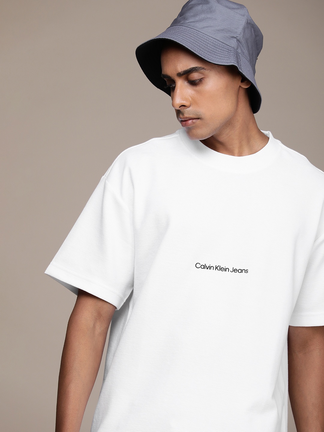 

Calvin Klein Jeans Drop-Shoulder Sleeves Round Neck Casual T-shirt, White