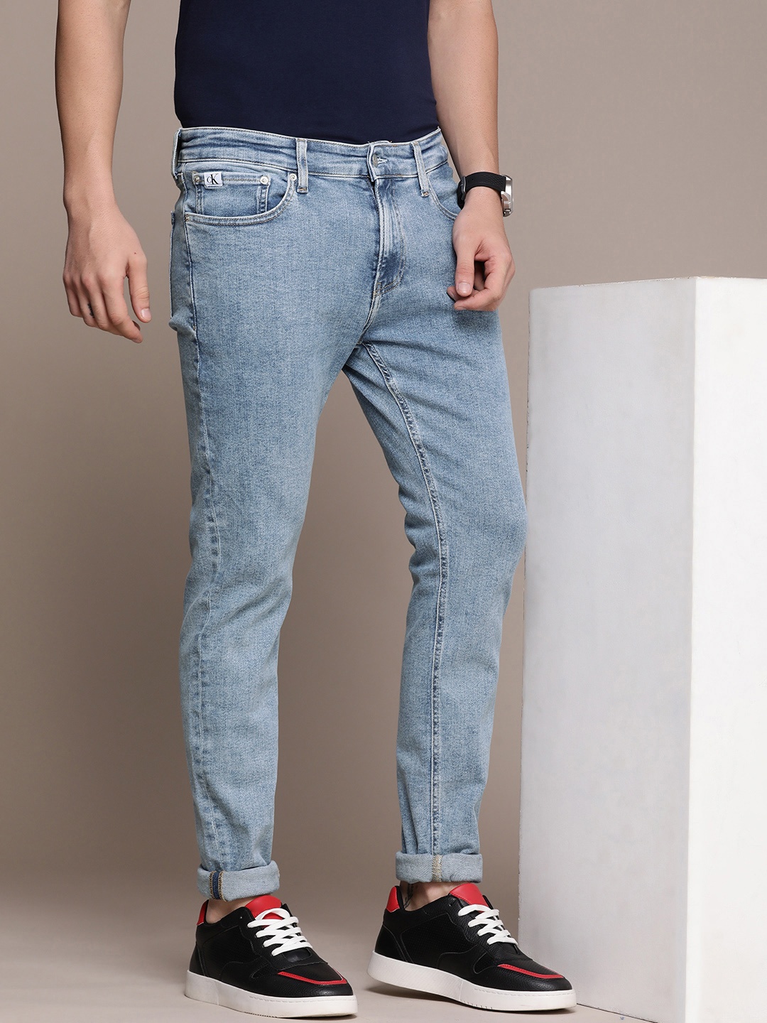 

Calvin Klein Jeans Men Super Skinny Fit Light Fade Stretchable Jeans, Blue