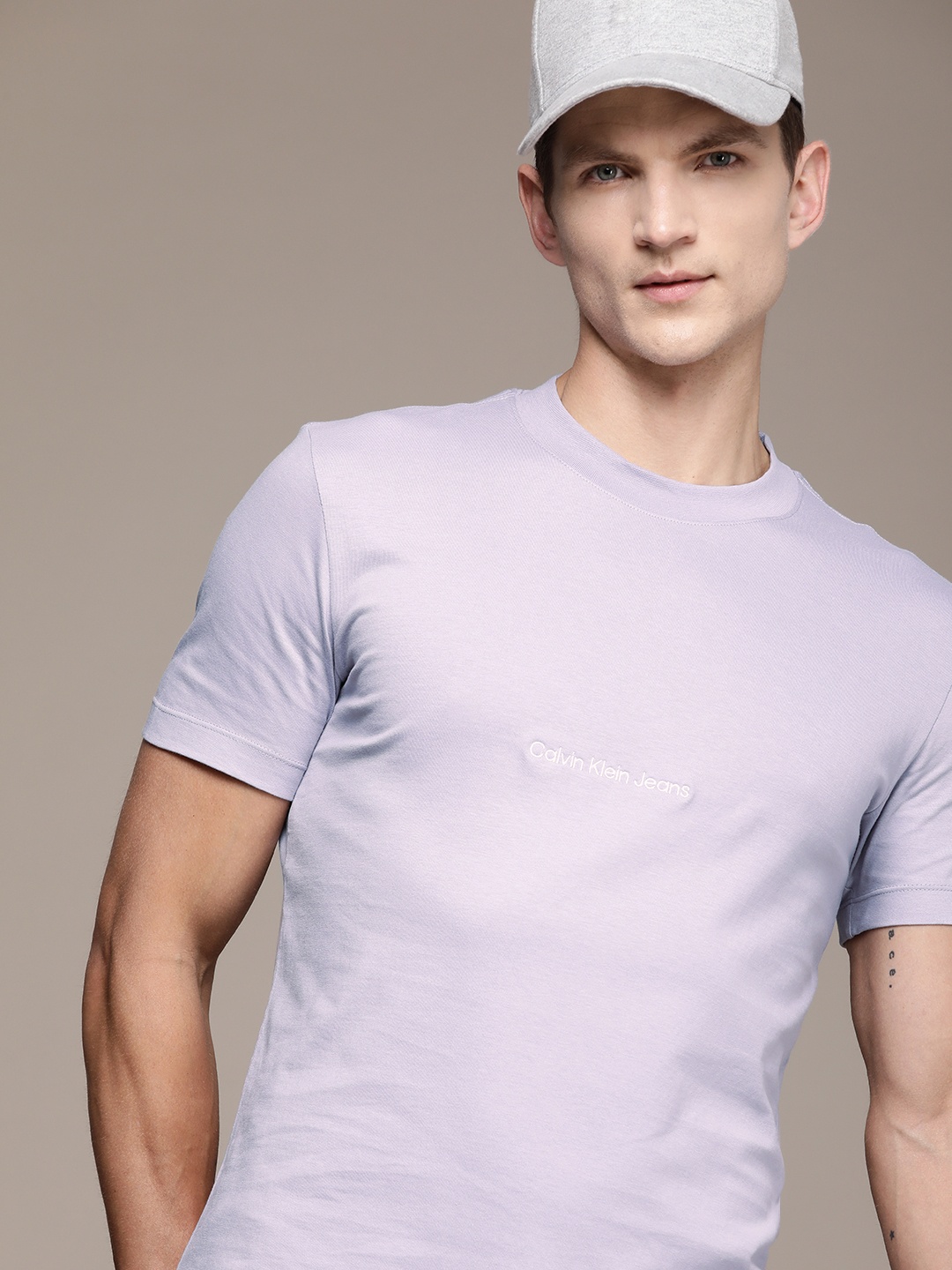 

Calvin Klein Jeans Round Neck Pure Cotton Slim Fit T-shirt, Violet