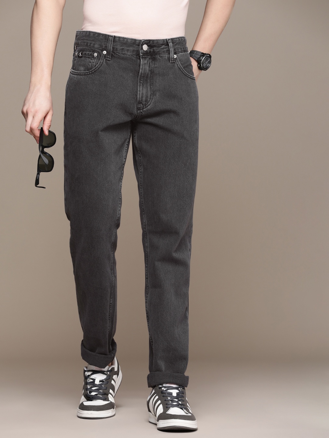 

Calvin Klein Jeans Men Pure Cotton Straight Fit Light Fade Jeans, Charcoal