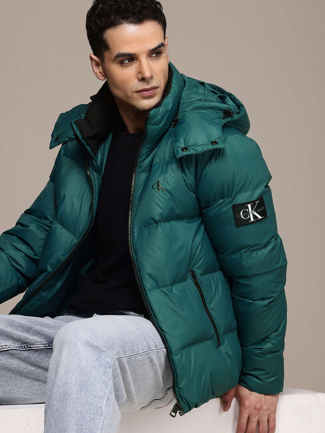 

Calvin Klein Jeans Brand Logo Applique Detailed Water Resistant Puffer Jacket, Green